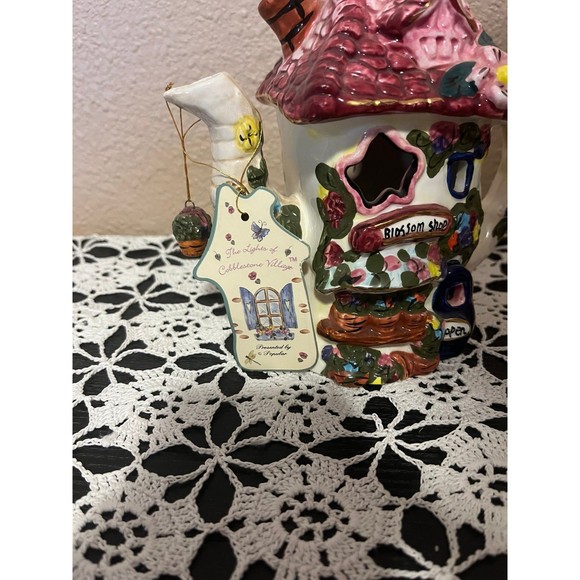 Lights of Cobblestone Village Blossom Shop - Picture 2 of 7